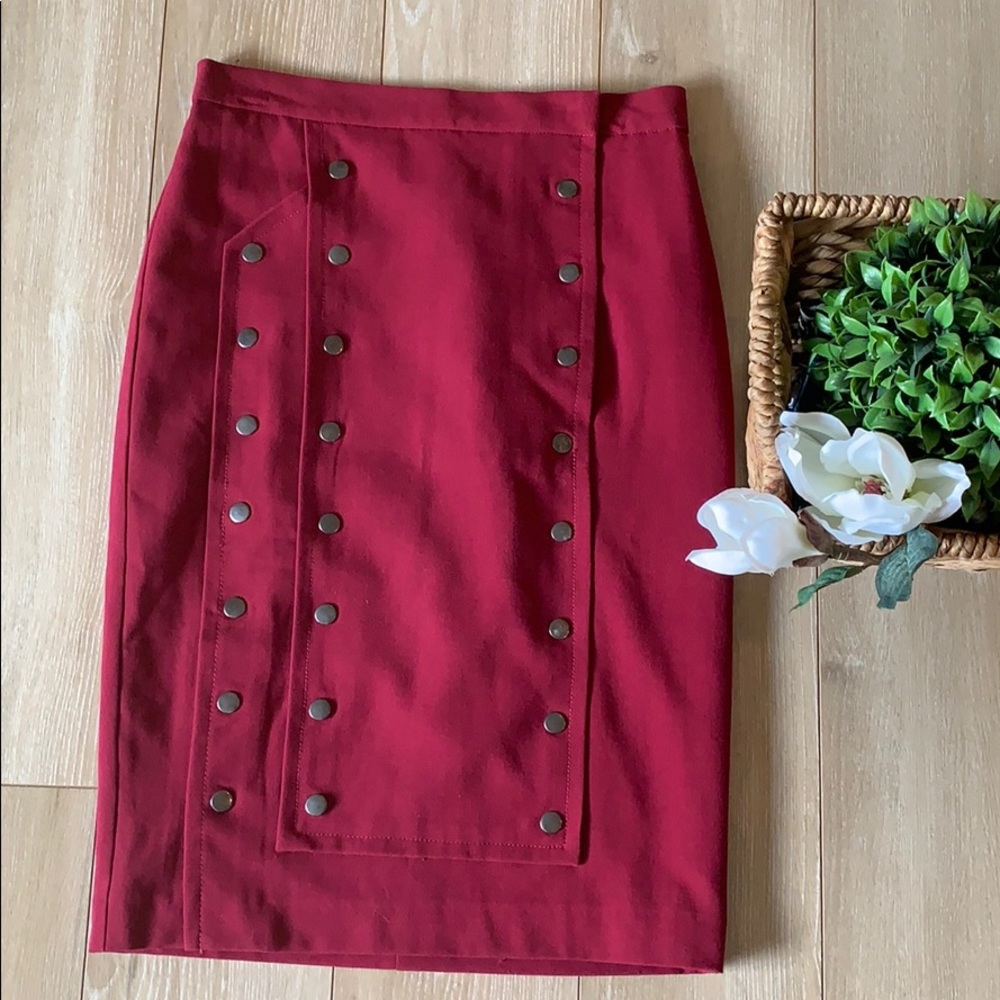 VENUS red pencil skirt!